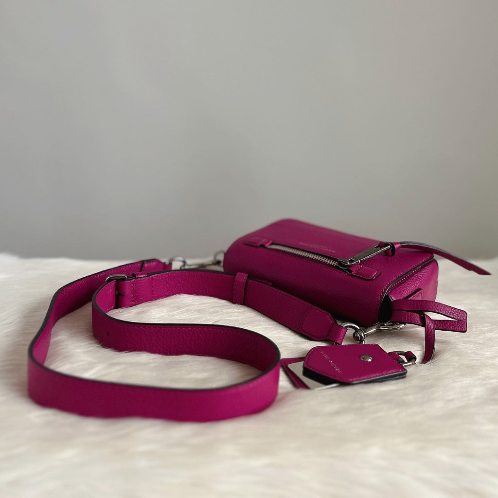 Marc Jacobs Fuchsia Leather Oversized Charm Detail Crossbody Shoulder Bag Excellent