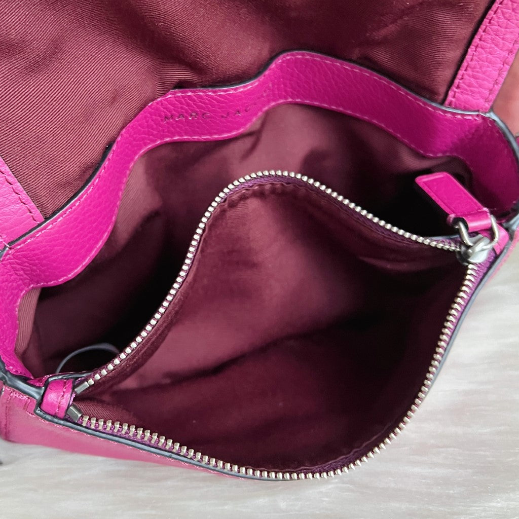 Marc Jacobs Fuchsia Leather Oversized Charm Detail Crossbody Shoulder Bag Excellent