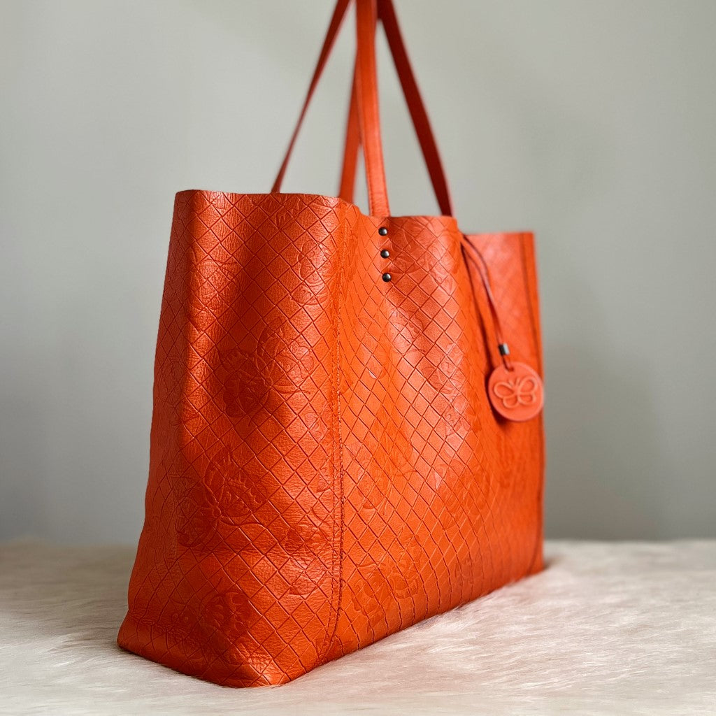 Bottega Veneta Orange Leather Signature Intrecciomirage Shoulder Bag