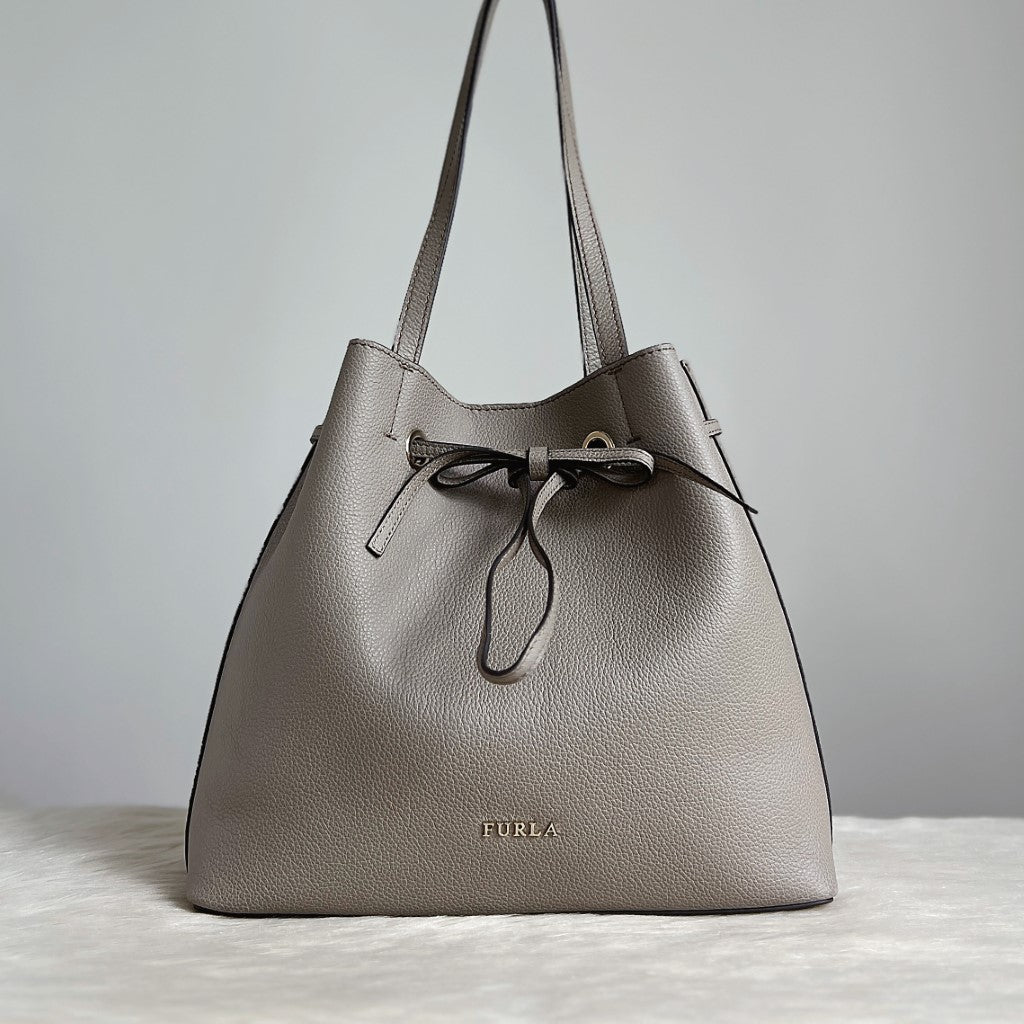 Furla Grey Leather Drawstring Career Shoulder Bag Like New