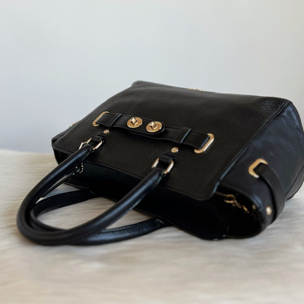 Coach Black Leather Turn Lock Detail 2 Way Shoulder Bag Like New