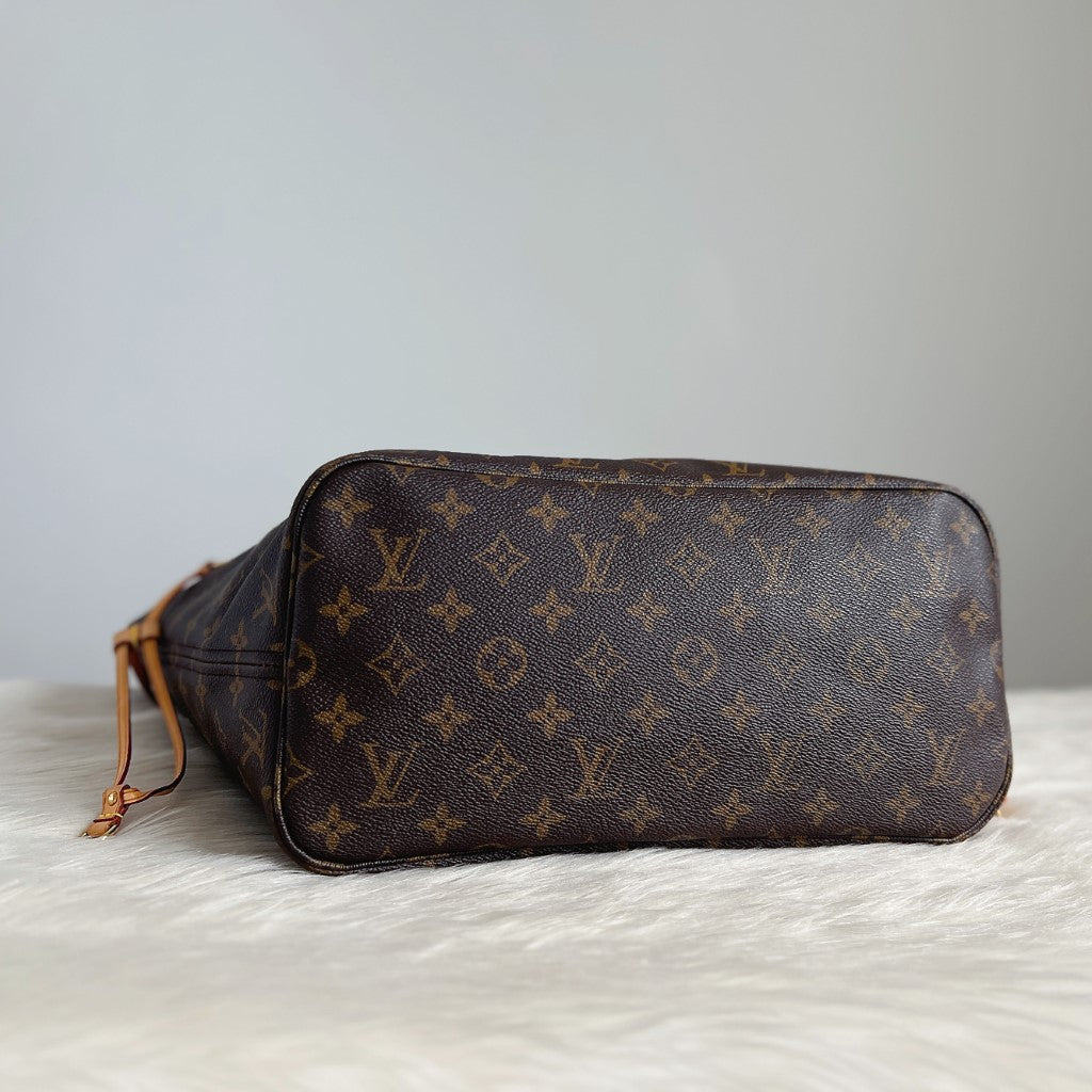 Louis Vuitton Classic Monogram Neverfull MM Shoulder Bag