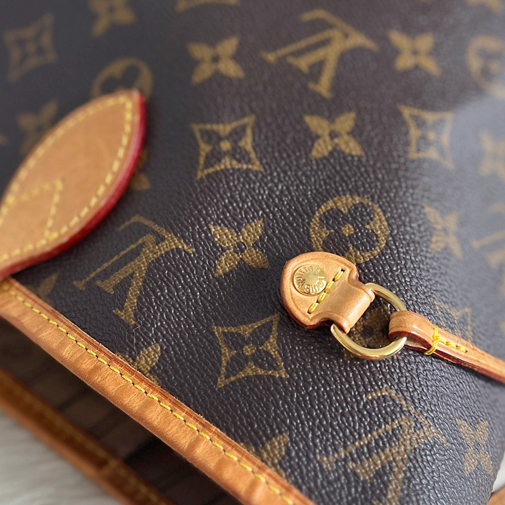 Louis Vuitton Classic Monogram Neverfull MM Shoulder Bag