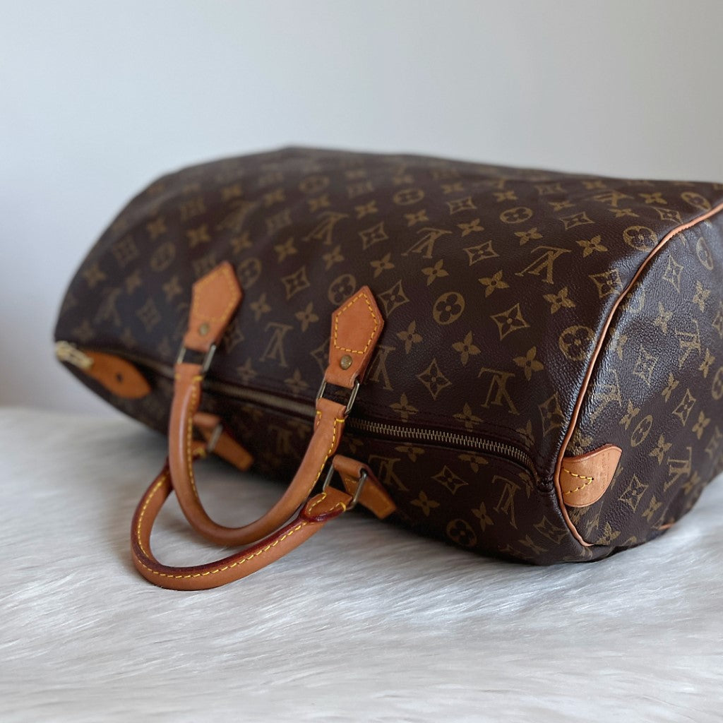 Louis Vuitton Signature Monogram Large Speedy 40 Bag + Lock & Keys