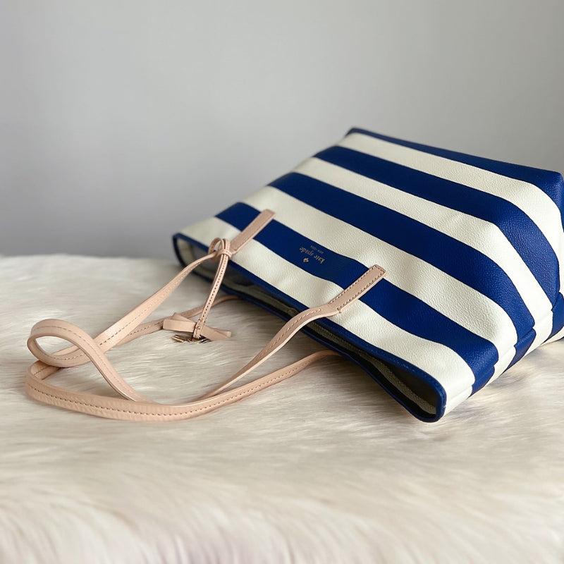 Kate Stripe Detail Bow Charm Detail Holiday Shoulder Bag