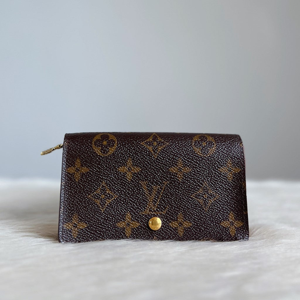 Louis Vuitton Monogram Classic Zip Compartment Wallet