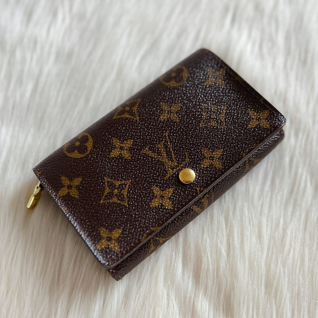 Louis Vuitton Monogram Classic Zip Compartment Wallet