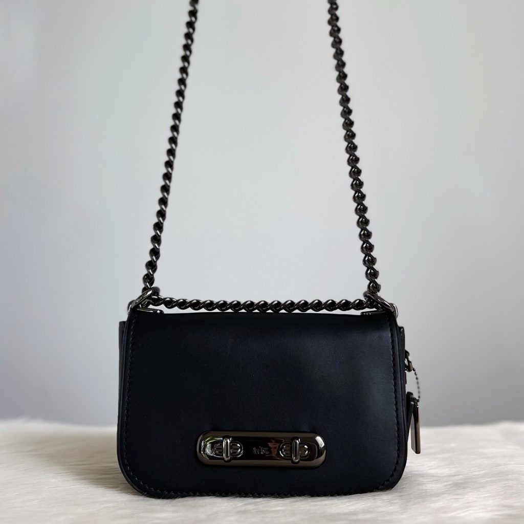 Coach Black Leather Trun Lock Crossbody Shoulder Bag Excellent