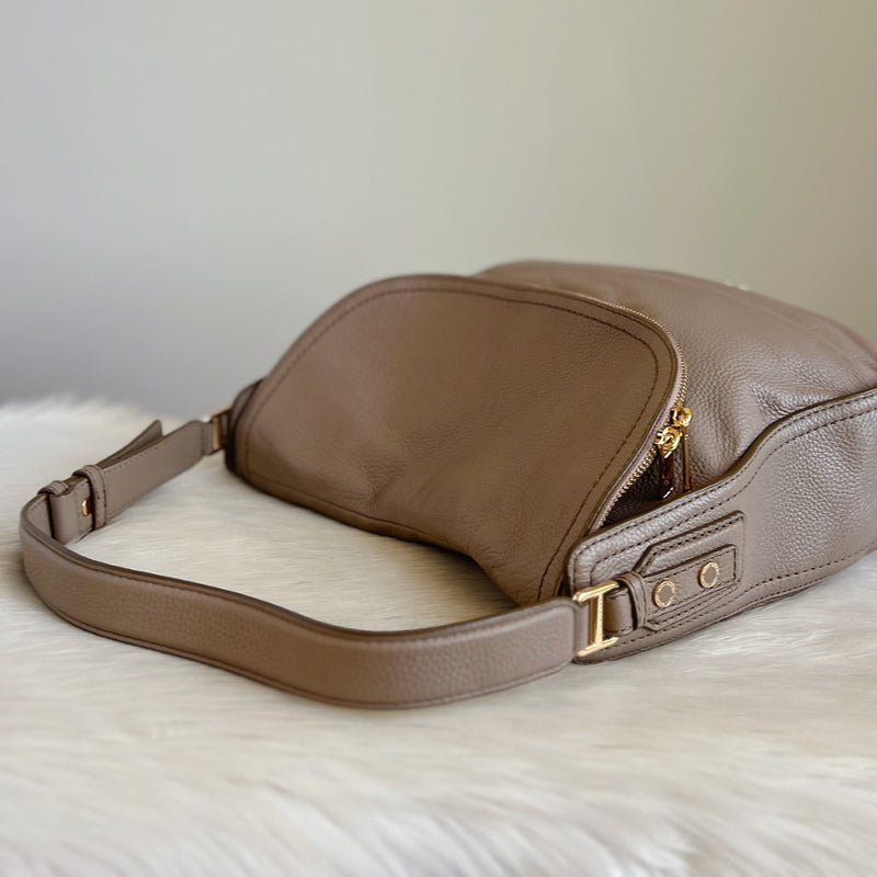 Marc Jacobs Taupe Leather Front Logo Shoulder Bag Excellent