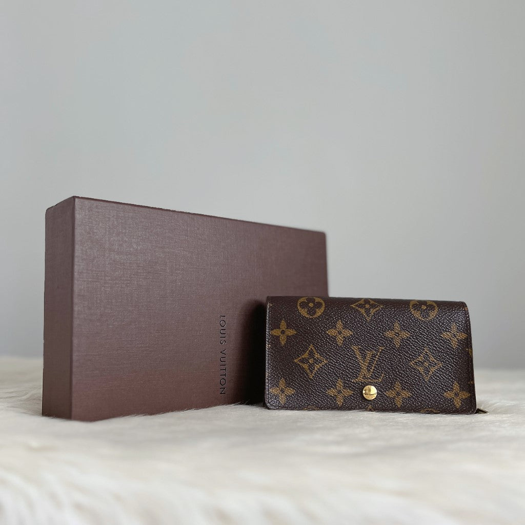 Louis Vuitton Monogram Classic Zip Compartment Wallet