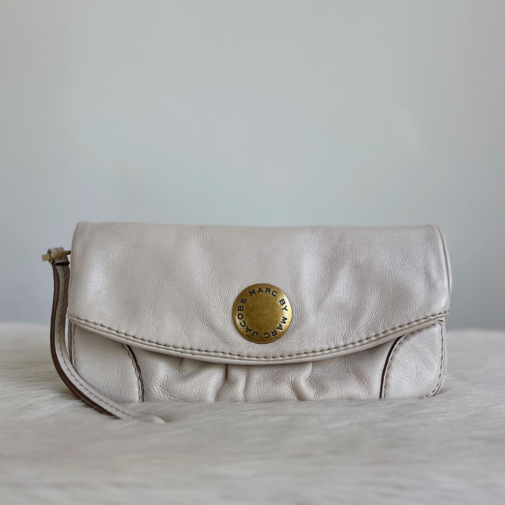 Marc Jacobs Creamy Leather Front Logo Clutch Bag