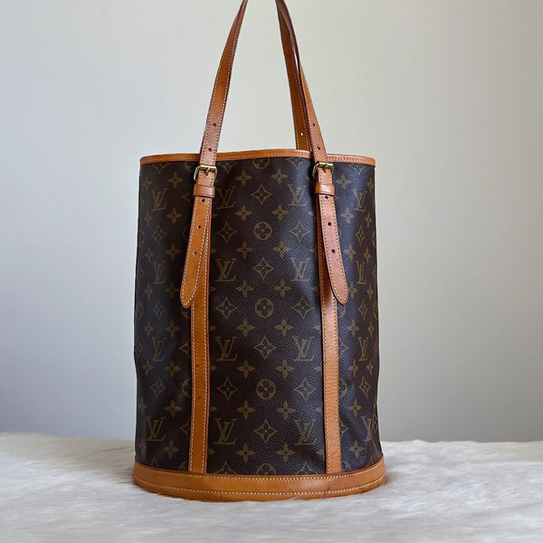 Louis Vuitton Signature Monogram Bucket GM Shoulder Bag