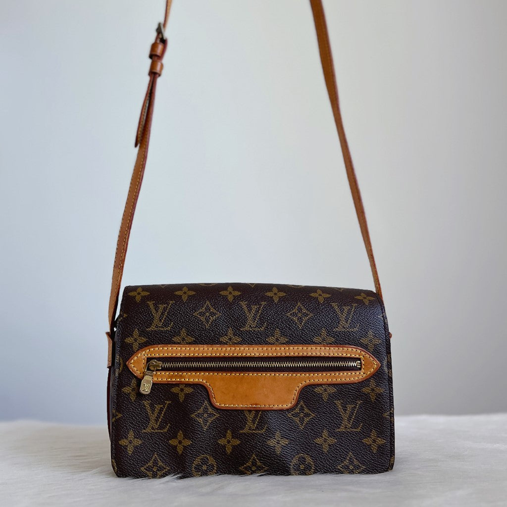 Louis Vuitton Signature Monogram Saint Germain Crossbody Shoulder Bag