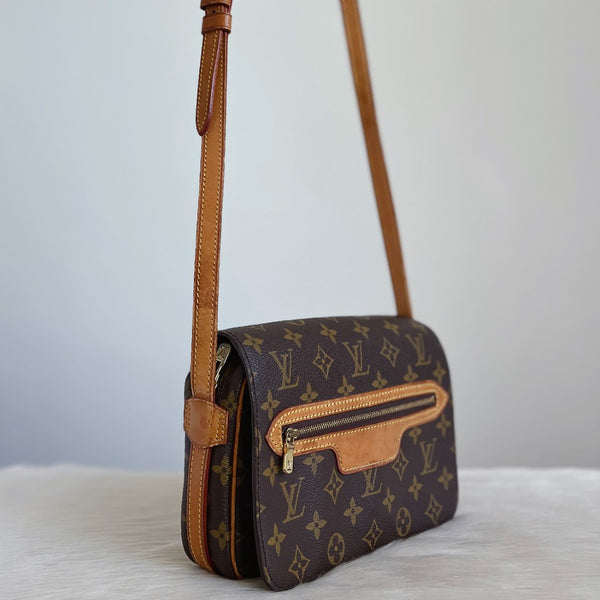 Louis Vuitton Signature Monogram Saint Germain Crossbody Shoulder Bag