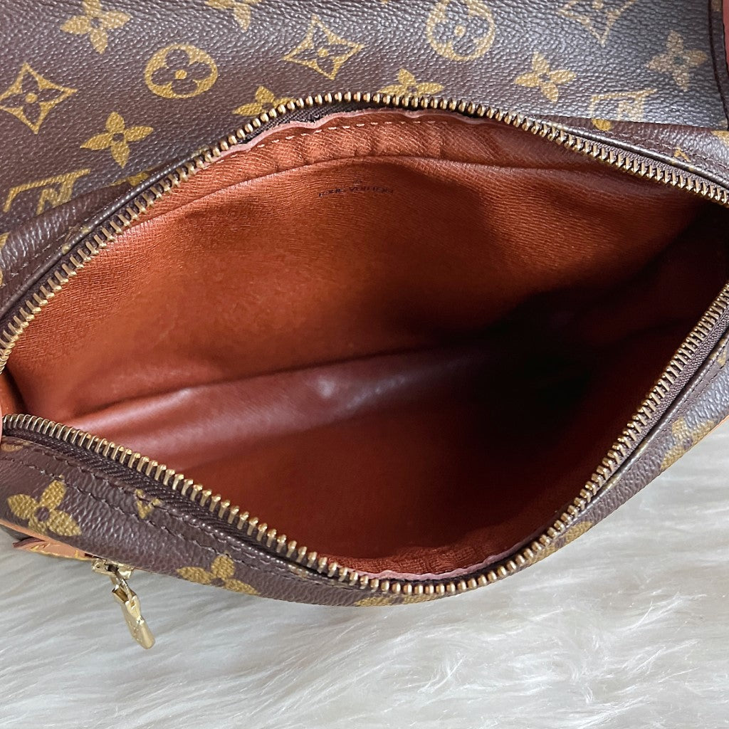 Louis Vuitton Signature Monogram Saint Germain Crossbody Shoulder Bag