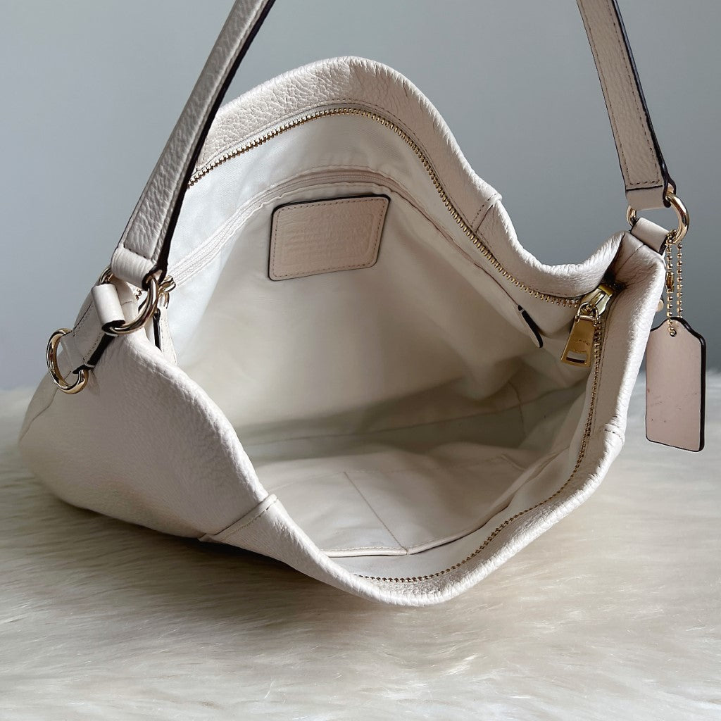 Coach White Leather Front Logo Slouchy Shoulder Bag