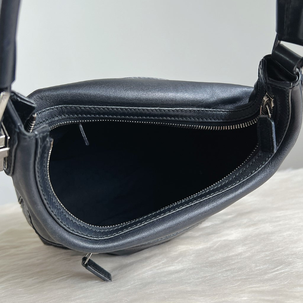 Gucci Classic Black Leather Front Zip Pocket Shoulder Bag