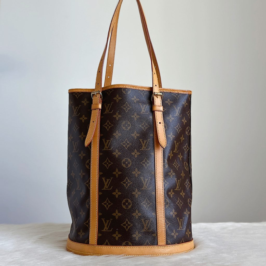 Louis Vuitton Signature Monogram Bucket GM Shoulder Bag Excellent