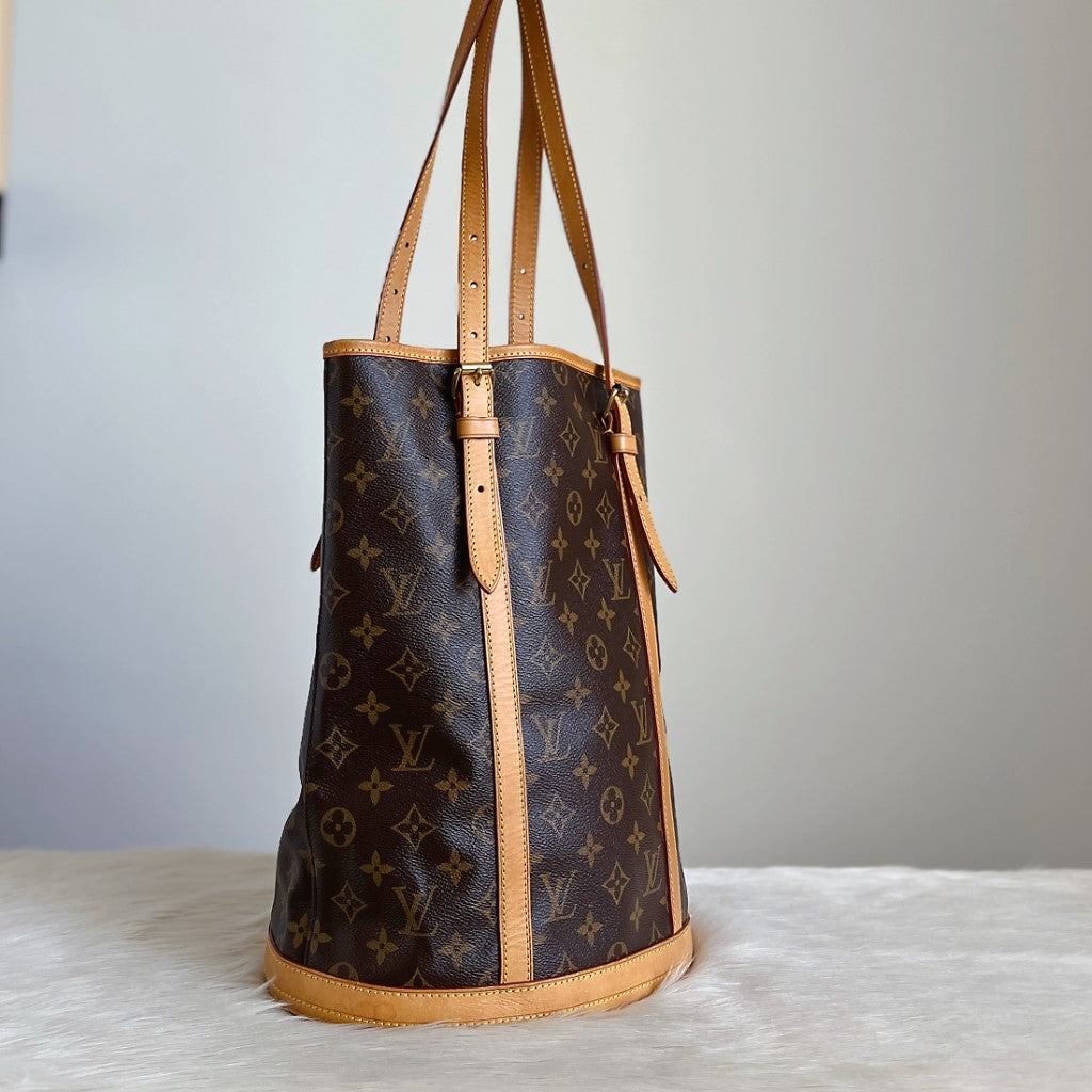 Louis Vuitton Signature Monogram Bucket GM Shoulder Bag Excellent