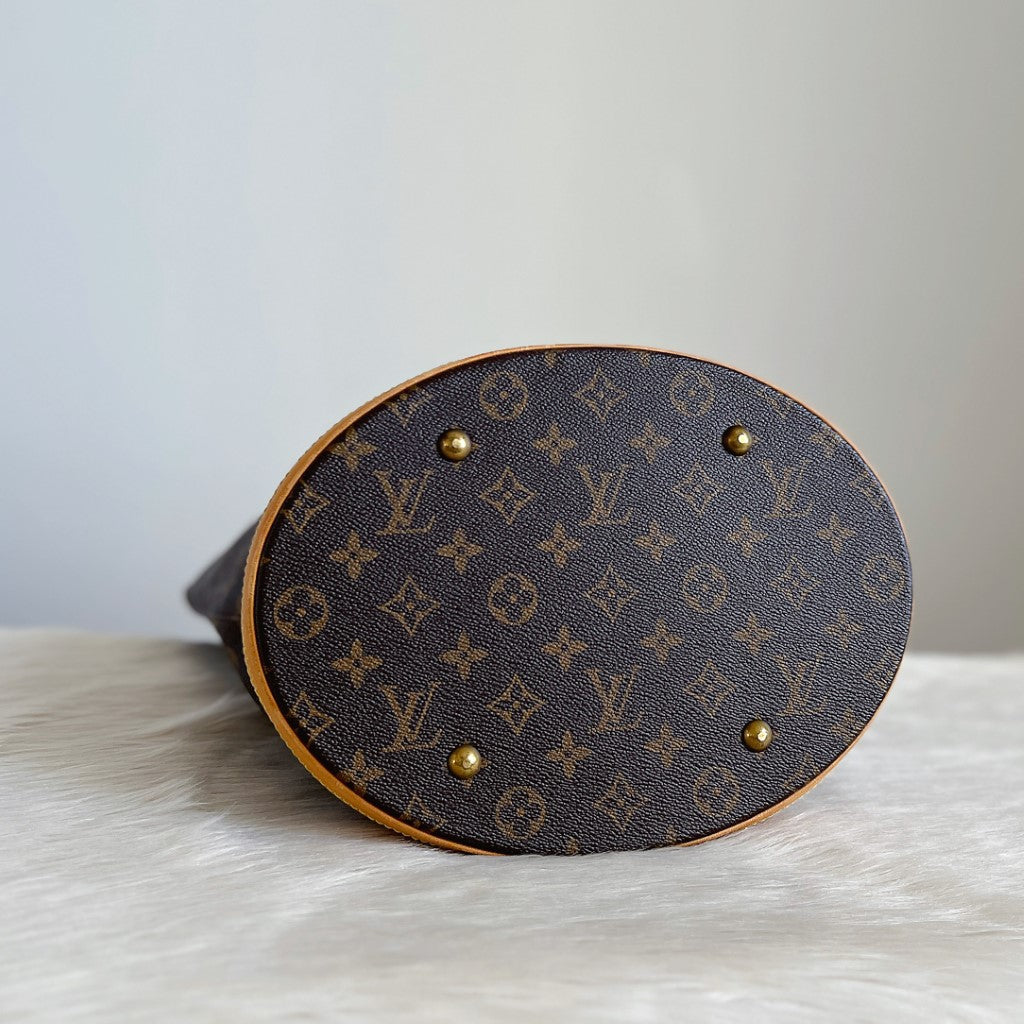 Louis Vuitton Signature Monogram Bucket GM Shoulder Bag