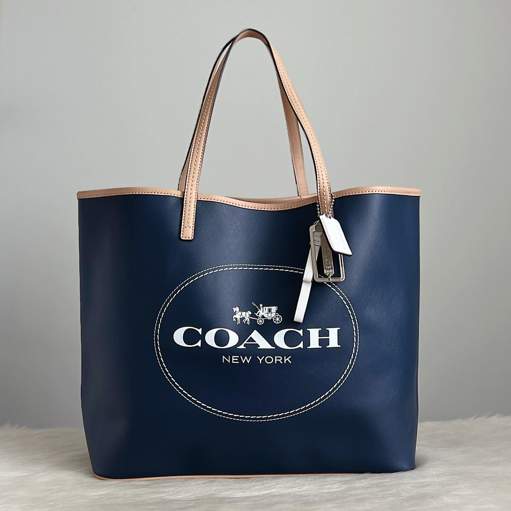 Coach Navy Front Logo Charm Detail Large Shoulder Bag Like New