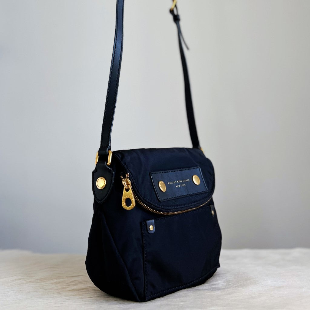 Marc Jacobs Black Front Patch Zip Flap Crossbody Shoulder Bag