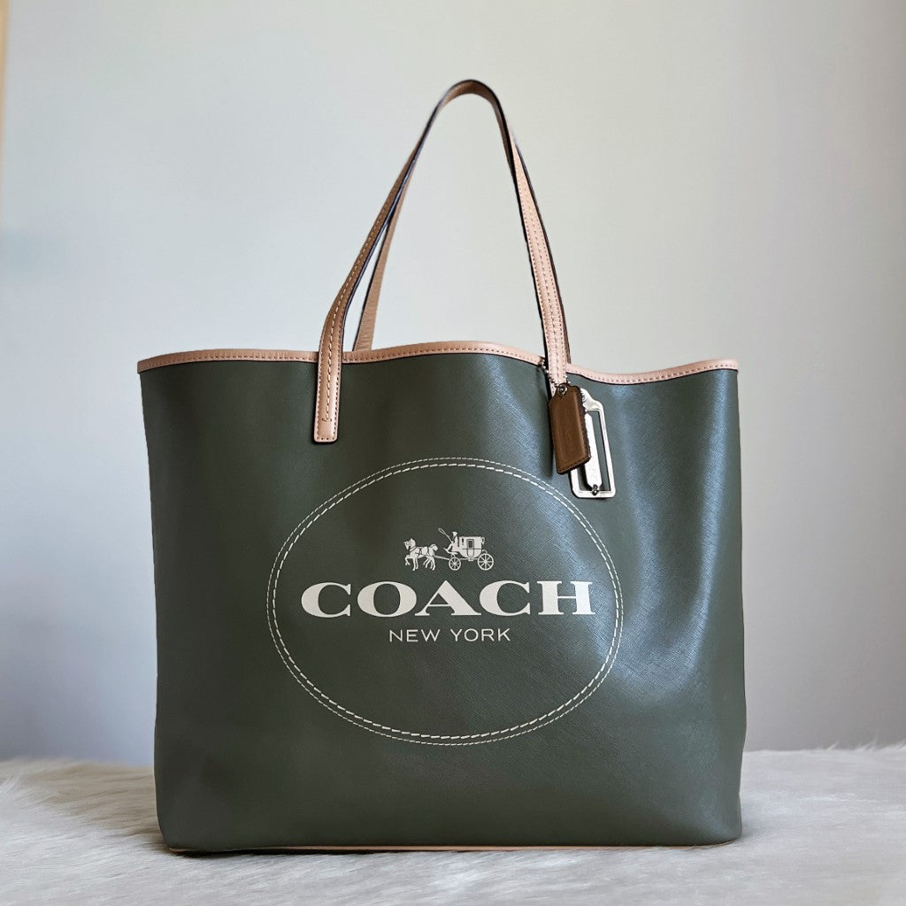 Coach Olive Front Logo Charm Detail Large Shoulder Bag Excellent