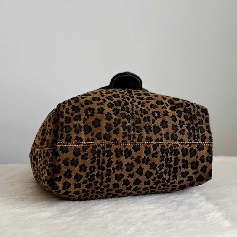 Fendi Signature Buckle Style Lepard Shoulder Bag Excellent