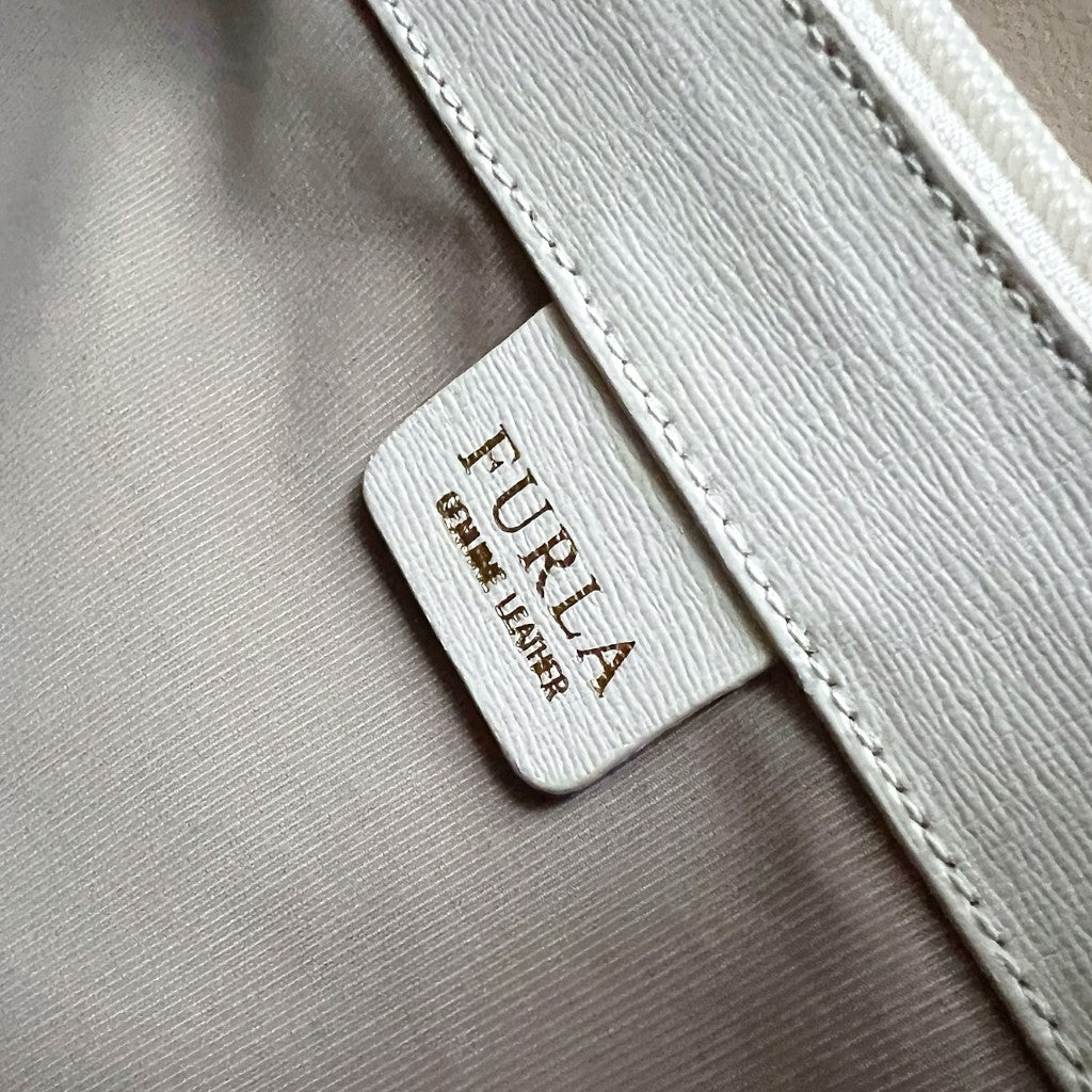 Furla White Leather Multi-compartment Shoulder Bag Excellent