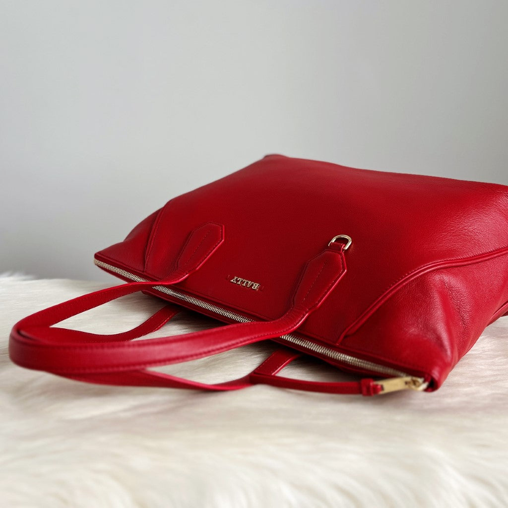 Bally Red Leather Front Logo Classic Shoulder Bag Excellent