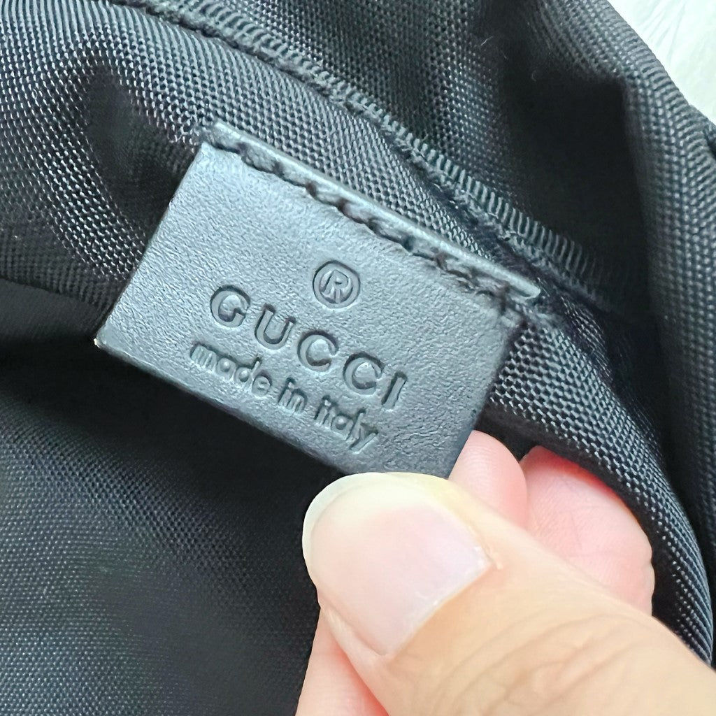 Gucci Black Front Zip Compartment Large Travel Bag