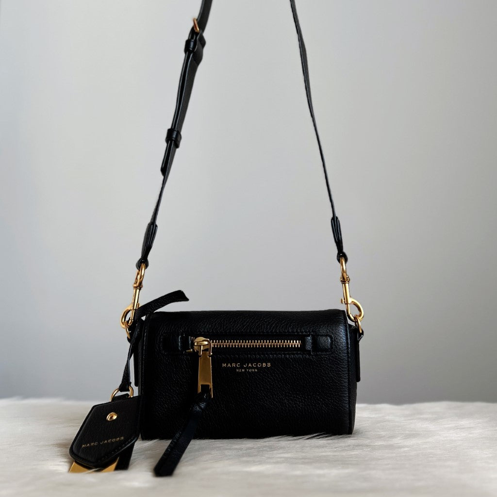 Marc Jacobs Black Leather Oversized Charm Detail Crossbody Shoulder Bag Excellent