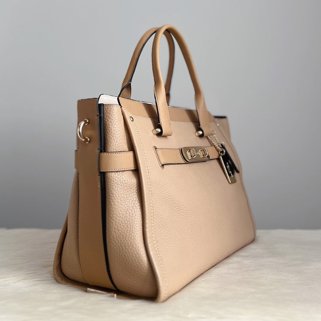 Coach Two Tone Leather Turn Lock Detail Large 2 Way Shoulder