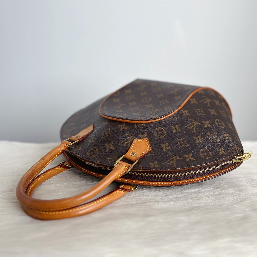 Louis Vuitton Iconic Monogram Ellipse MM Tote Bag