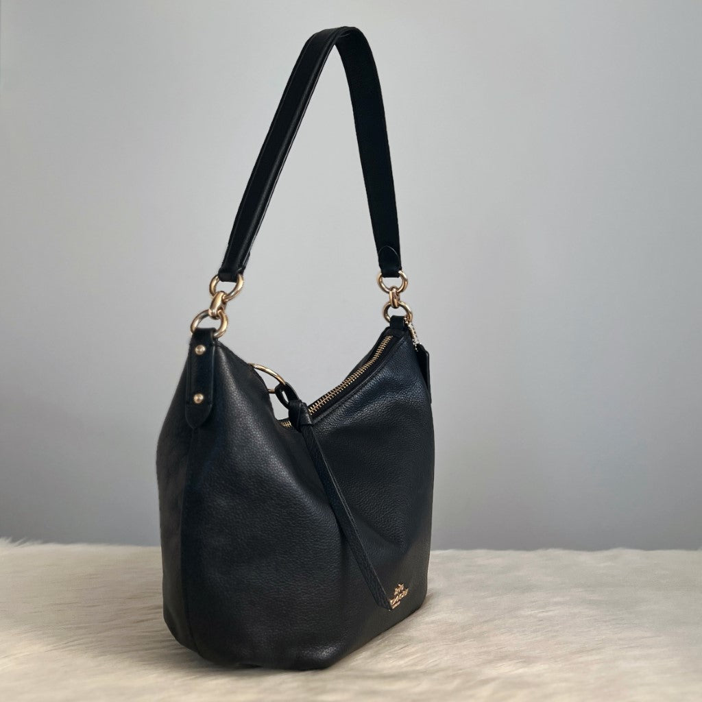 Coach Black Leather Front Logo Slouchy 2 Way Shoulder Bag Like New