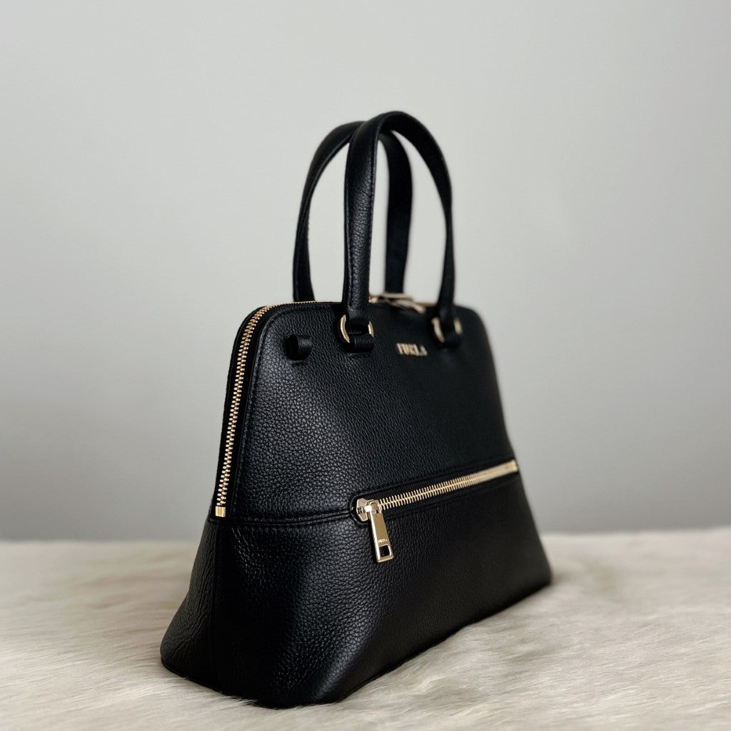 Furla Black Leather Zip Detail Pocket 2 Way Shoulder Bag Like New