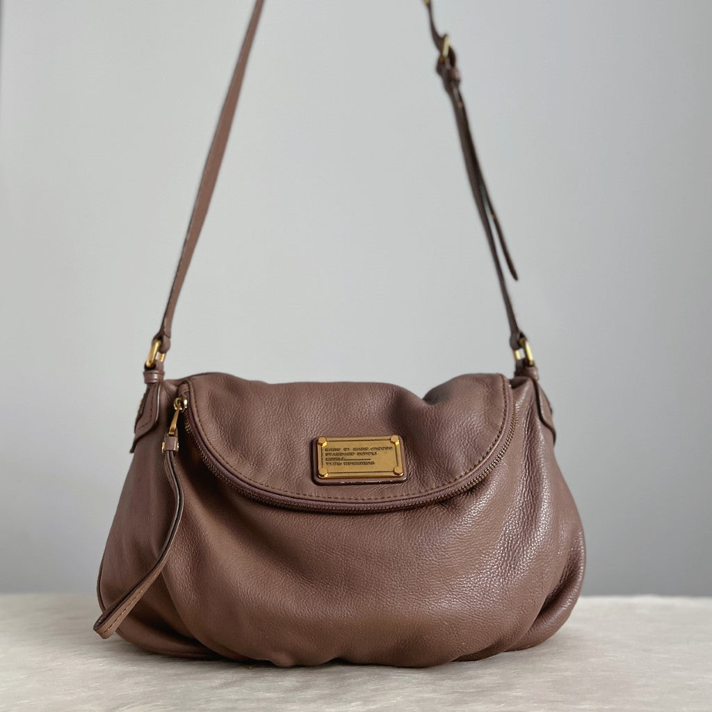 Marc Jacobs Taupe Leather Front Logo Zip Flap Crossbody Shoulder Bag