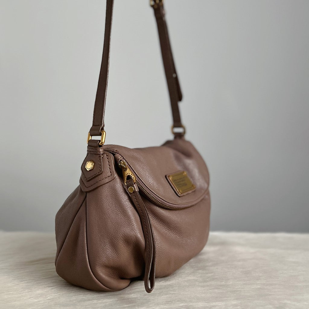 Marc Jacobs Taupe Leather Front Logo Zip Flap Crossbody Shoulder Bag