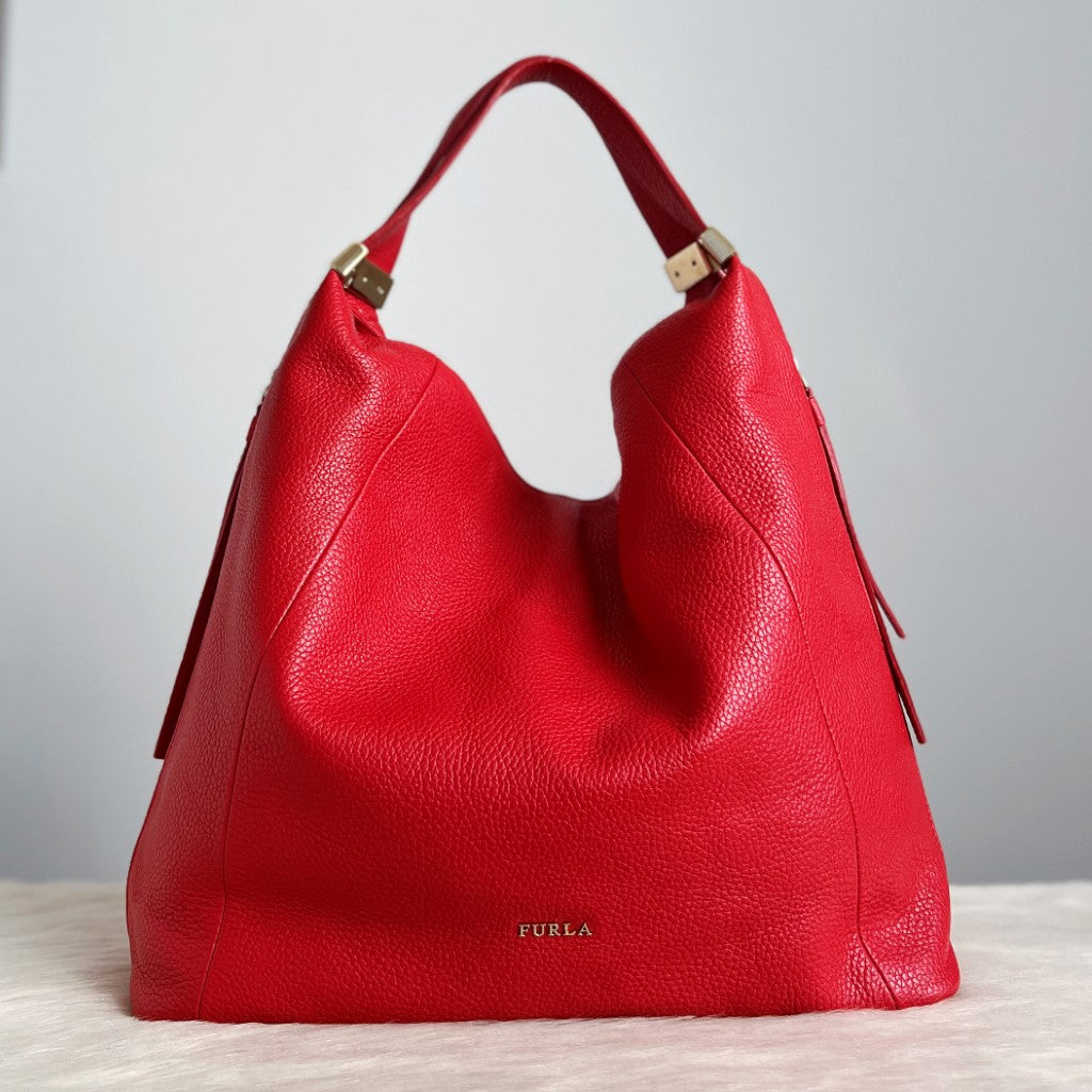 Furla Red Leather Slouchy Side Zip Detail Shoulder Bag Excellent