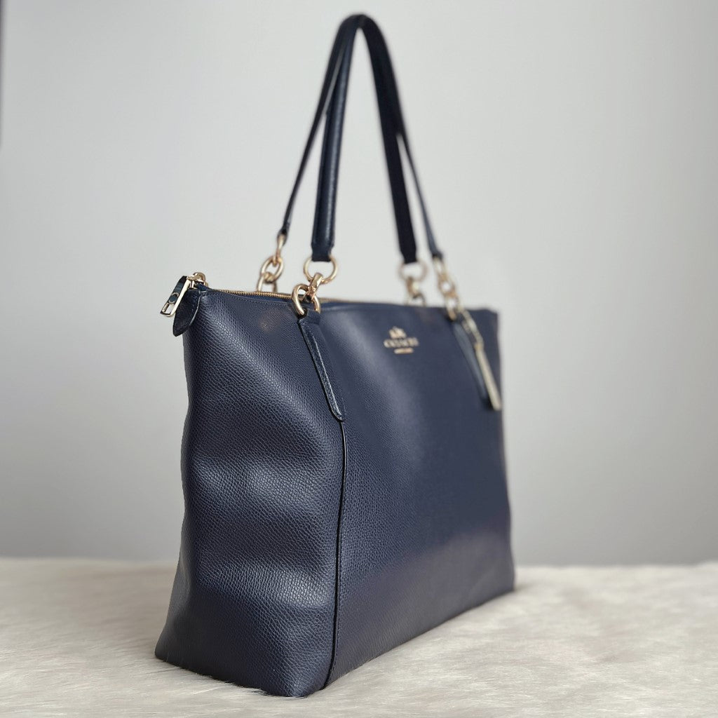 Coach Navy Leather Chain Detail Carryall Shoulder Bag Excellent