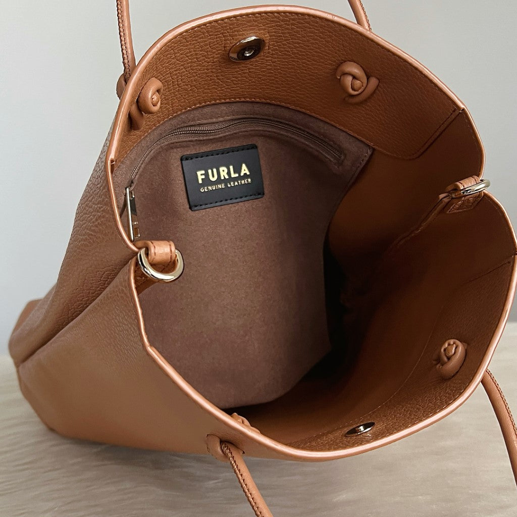 Furla Caramel Leather Front Logo Shoulder Bag Excellent