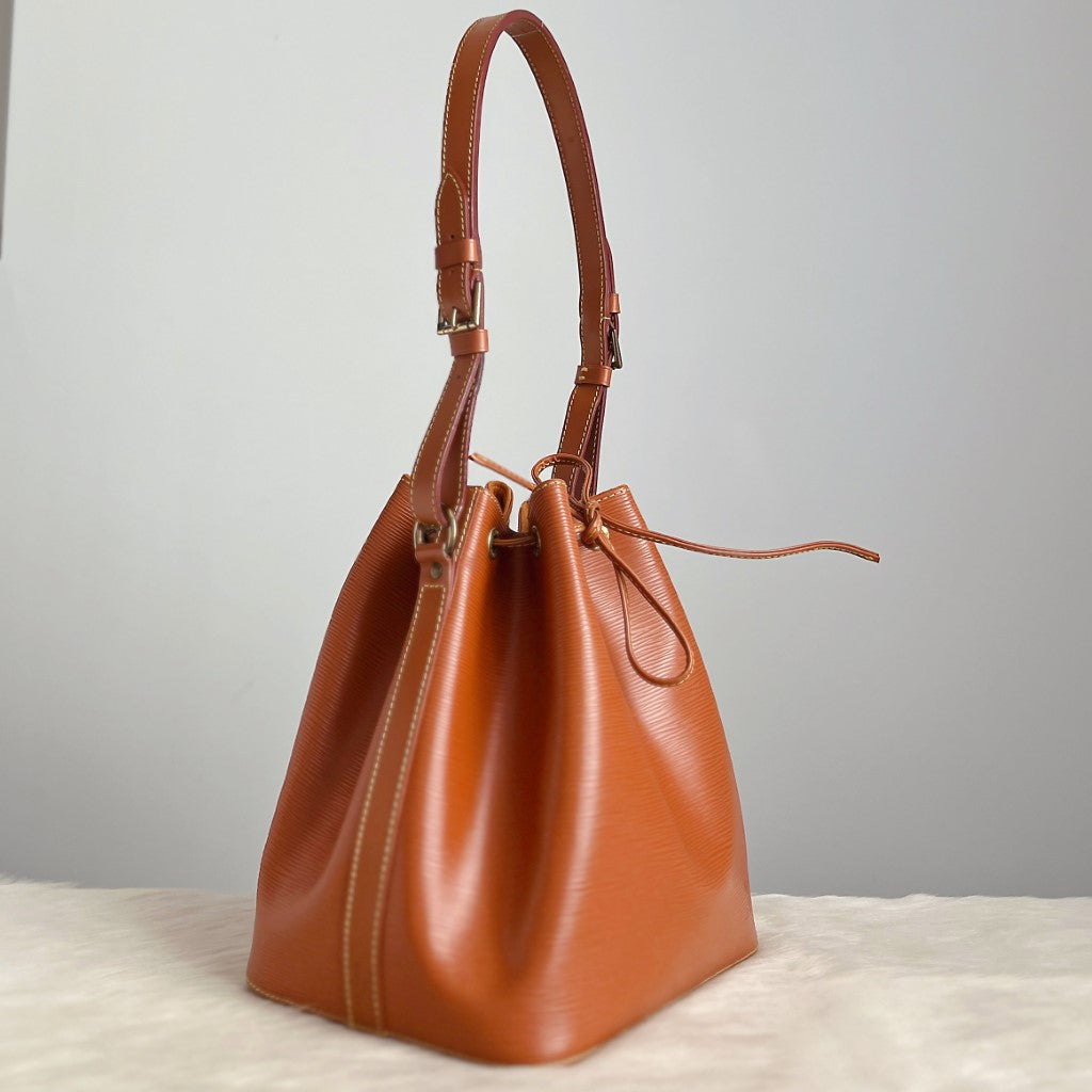 Louis Vuitton Caramel Leather Signature Epi Noe PM Shoulder Bag