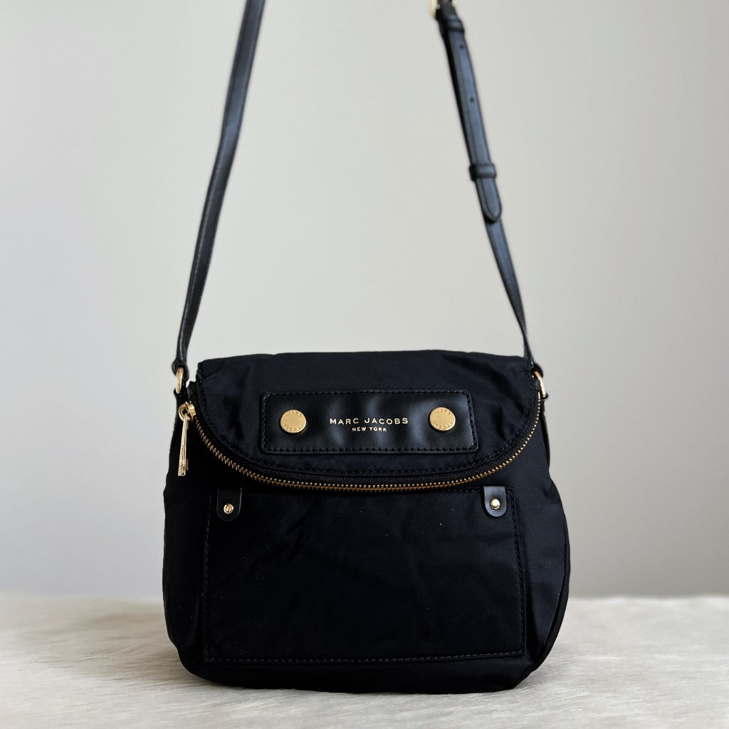 Marc Jacobs Black Front Patch Zip Flap Crossbody Shoulder Bag Excellent