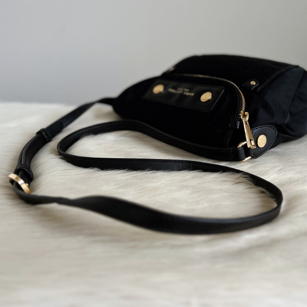 Marc Jacobs Black Front Patch Zip Flap Crossbody Shoulder Bag Excellent