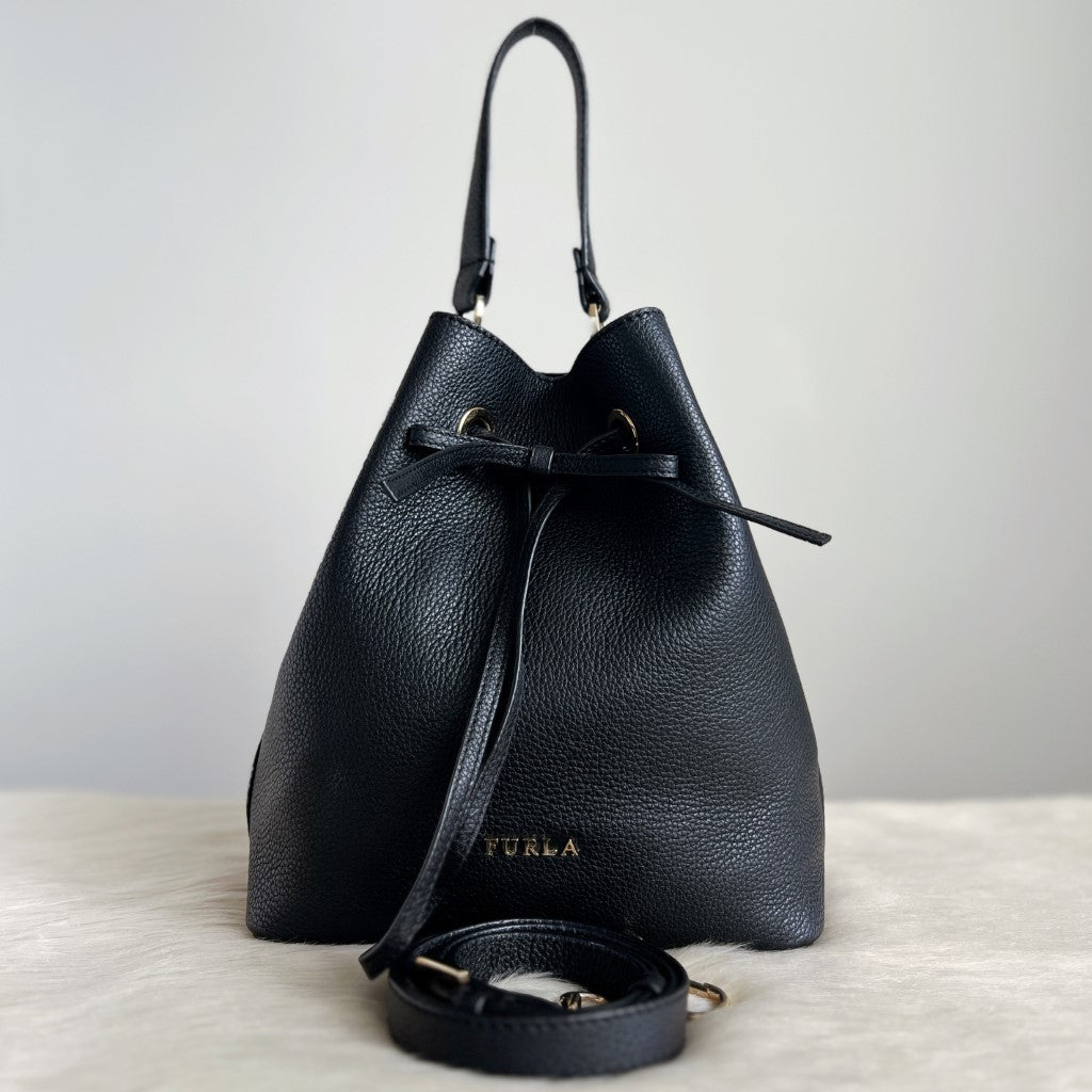 Furla Black Leather Drawstring Bucket 2 Way Shoulder Bag Excellent