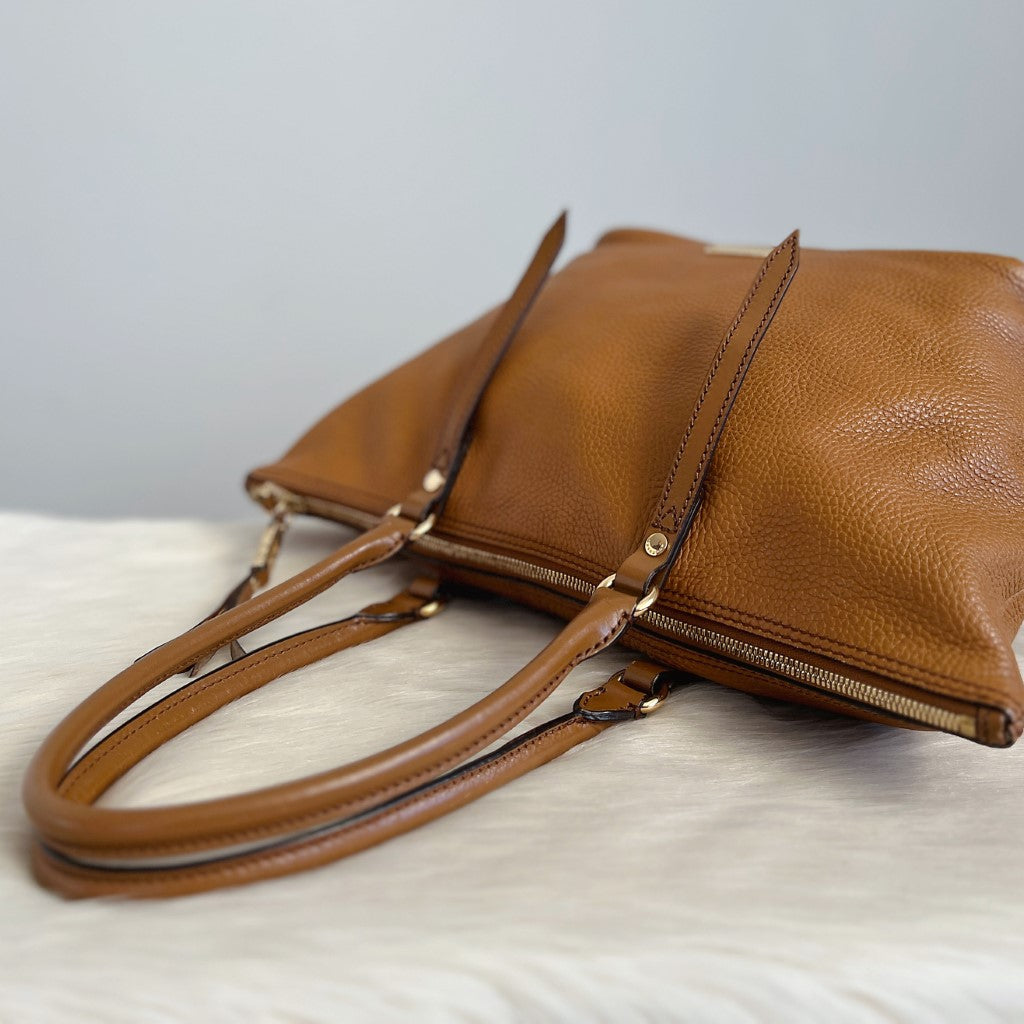 Burberry Caramel Leather Front Logo Classic Career Shoulder Bag