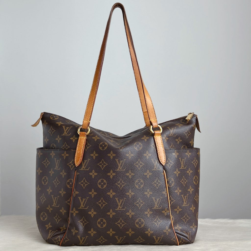 Louis Vuitton Signature Monogram Totally MM Shoulder Bag