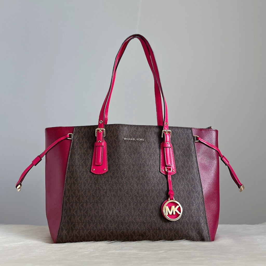 Michael Kors Fuchsia Leather Monogram Drawstring Career Shoulder Bag Excellent