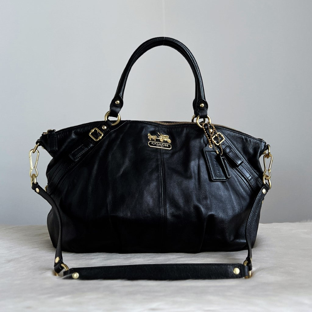 Coach Black Leather Front Logo Buckle Detail 2 Way Shoulder Bag