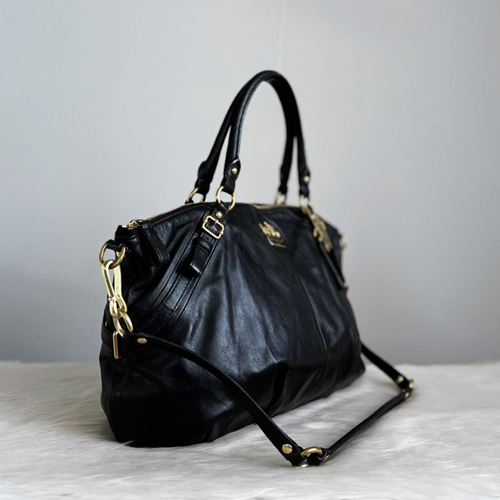 Coach Black Leather Front Logo Buckle Detail 2 Way Shoulder Bag